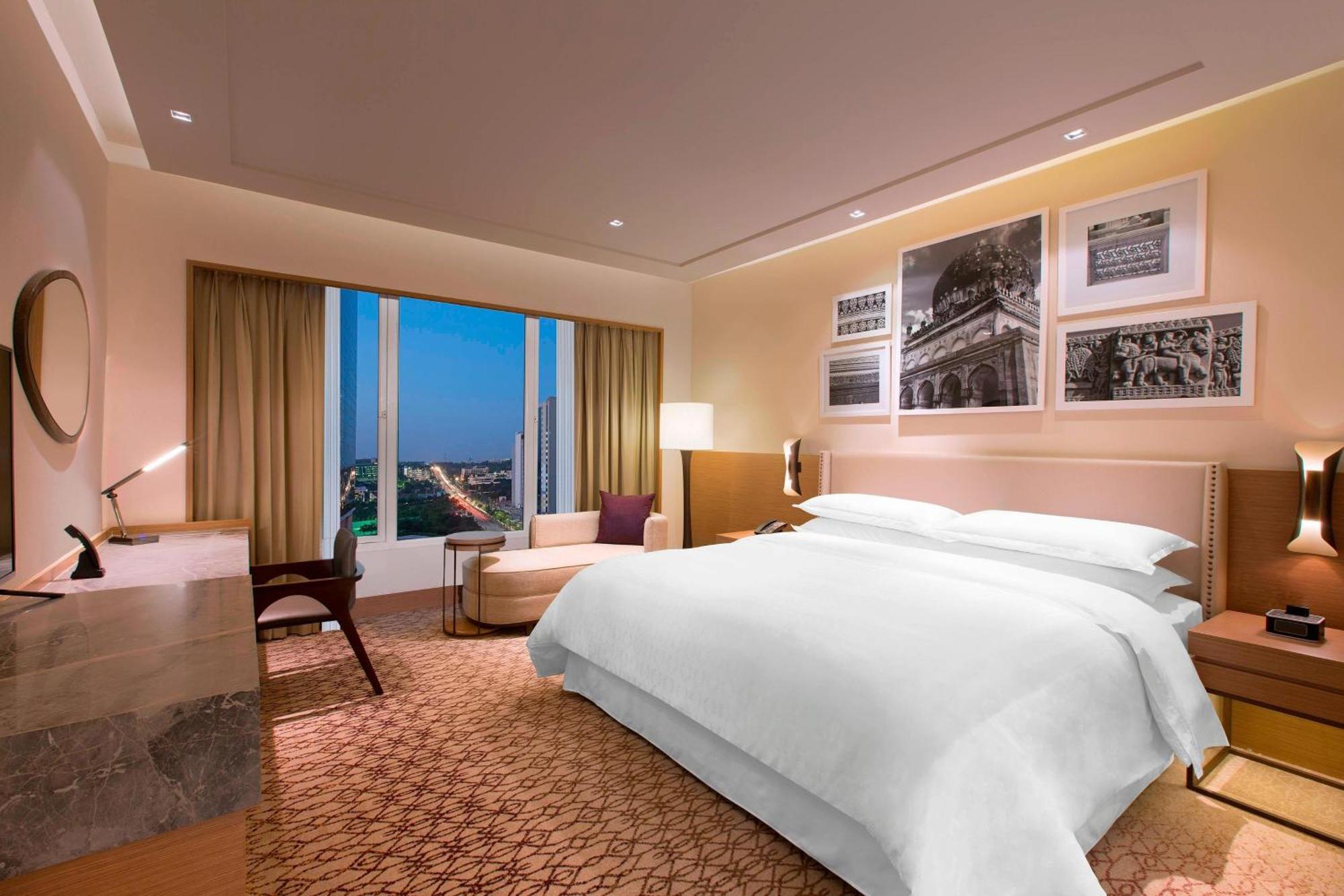 Sheraton Club- King Bed - Lounge access with 02hrs happy hours,1548204040:JPEG
