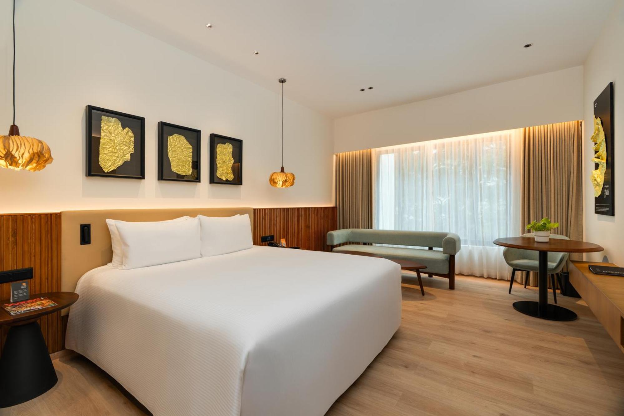 Deluxe Room,1766138273:JPEG