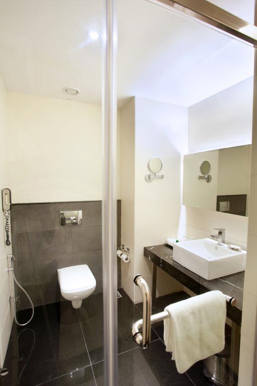 Premium Double Room Enjoy 02 hours of complimentary lounge access from 07pm 09pm,1548928102:JPEG